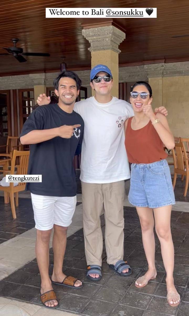 potret Tyas Mirasih dirangkul Son Suk Gu (Instagram.com/tyasmirasih)