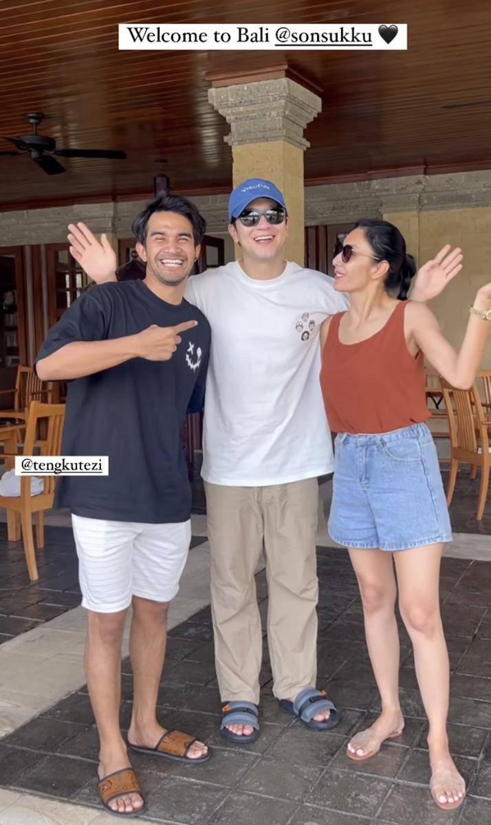 potret Tyas Mirasih dirangkul Son Suk Gu (Instagram.com/tyasmirasih)