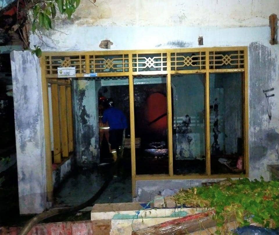 Kebakaran oleh ODGJ di Teluk Betung Selatan Bandar Lampung. (IDN Times/Istimewa)