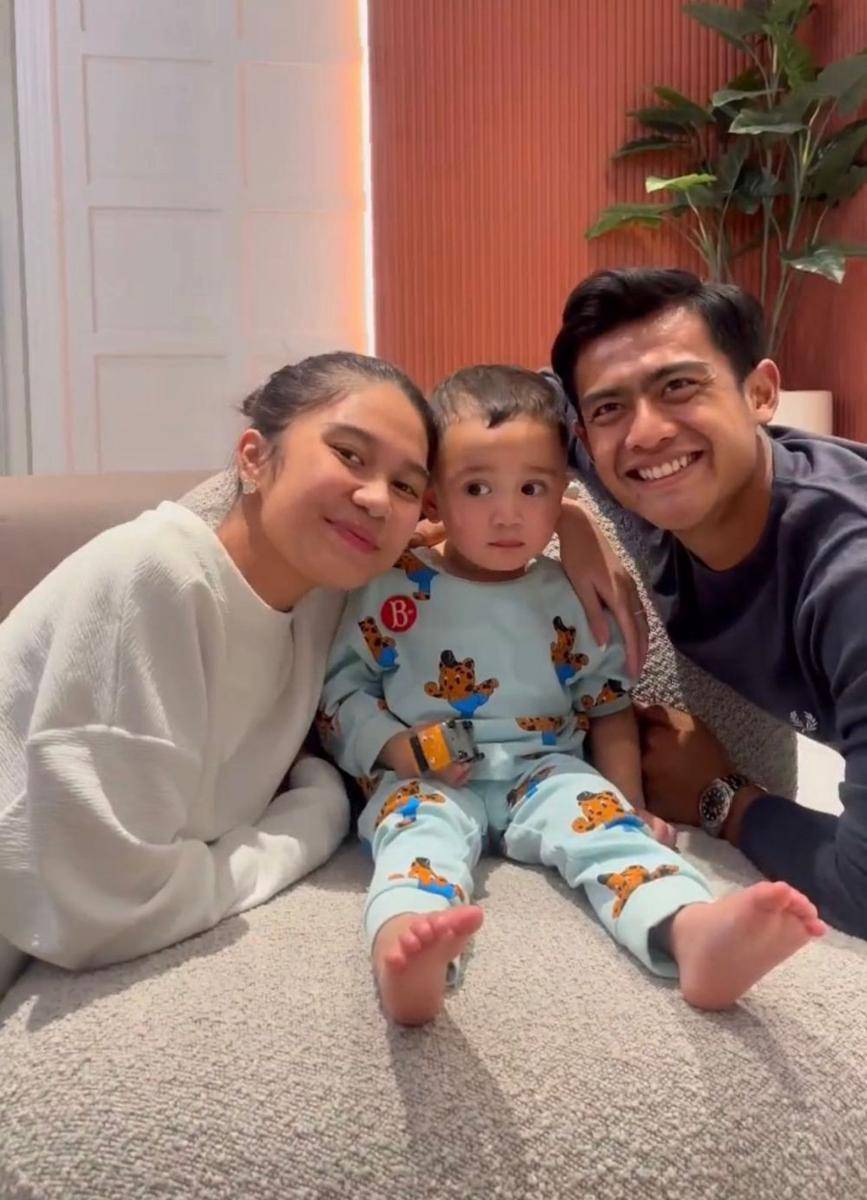 Azizah dan Arhan (instagram.com/fuji_an)