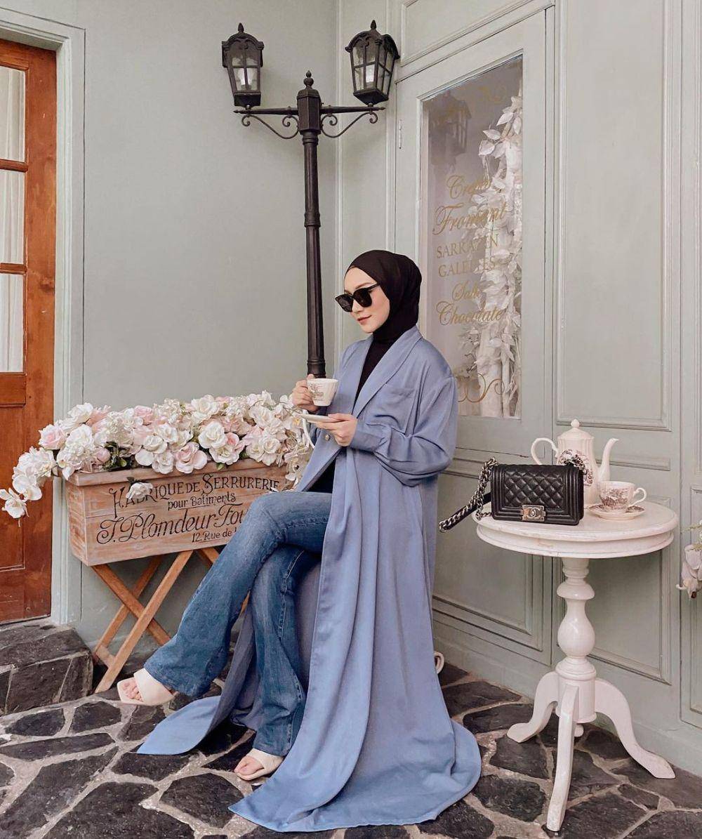 mix and match celana jeans ala Melody Prima (instagram.com/melodyprima)