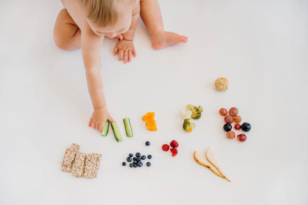 7 Buah yang Bisa Berbahaya untuk Bayi Usia Kurang dari 1 Tahun