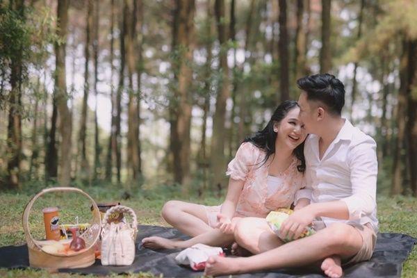 7 Potret Kenangan Hana Hanifah dan Suami, Sebulan Nikah Diselingkuhi?