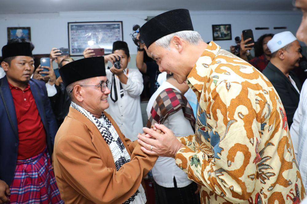 Ganjar Pranowo hadir di acara silaturahmi Masyayikh se-Indonesia di Pondok Pesantren (Ponpes) Miftahul Huda Al-Azhar Citangkolo, Banjar, Jawa Barat (IDN Times/Istimewa)