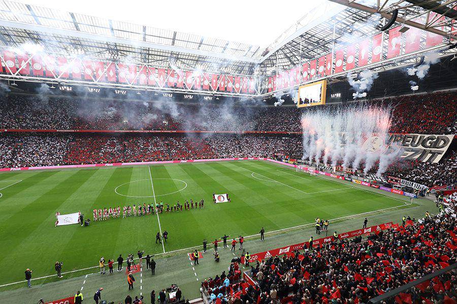 Pertandingan De Klassieker antara Ajax Amsterdam melawan Feyenoord Rotterdam. (english.ajax.nl)