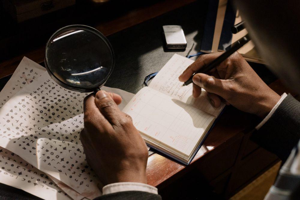 3 Cara Berpikir ala Sherlock Holmes yang Harus Dicoba Mahasiswa