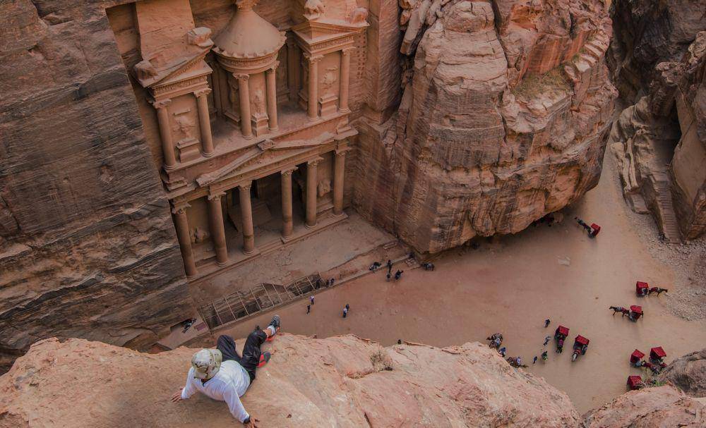 ilustrasi Petra (unsplash.com/@aqaisieh)