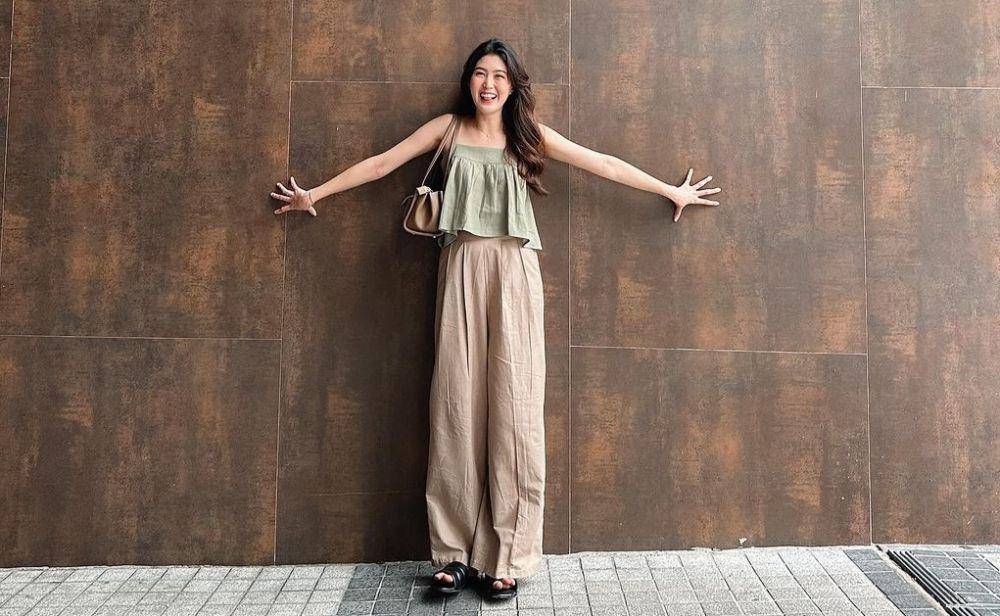 ide outfit pakai sleeveless top ala Natasha Mannuela (instagram.con/natashamannuela)