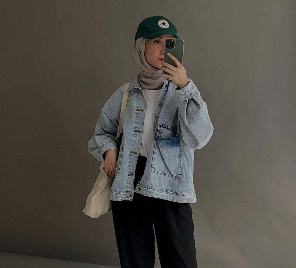 ide outfit pakai denim jacket ala Inas Rana (instagram.com/inasrana)