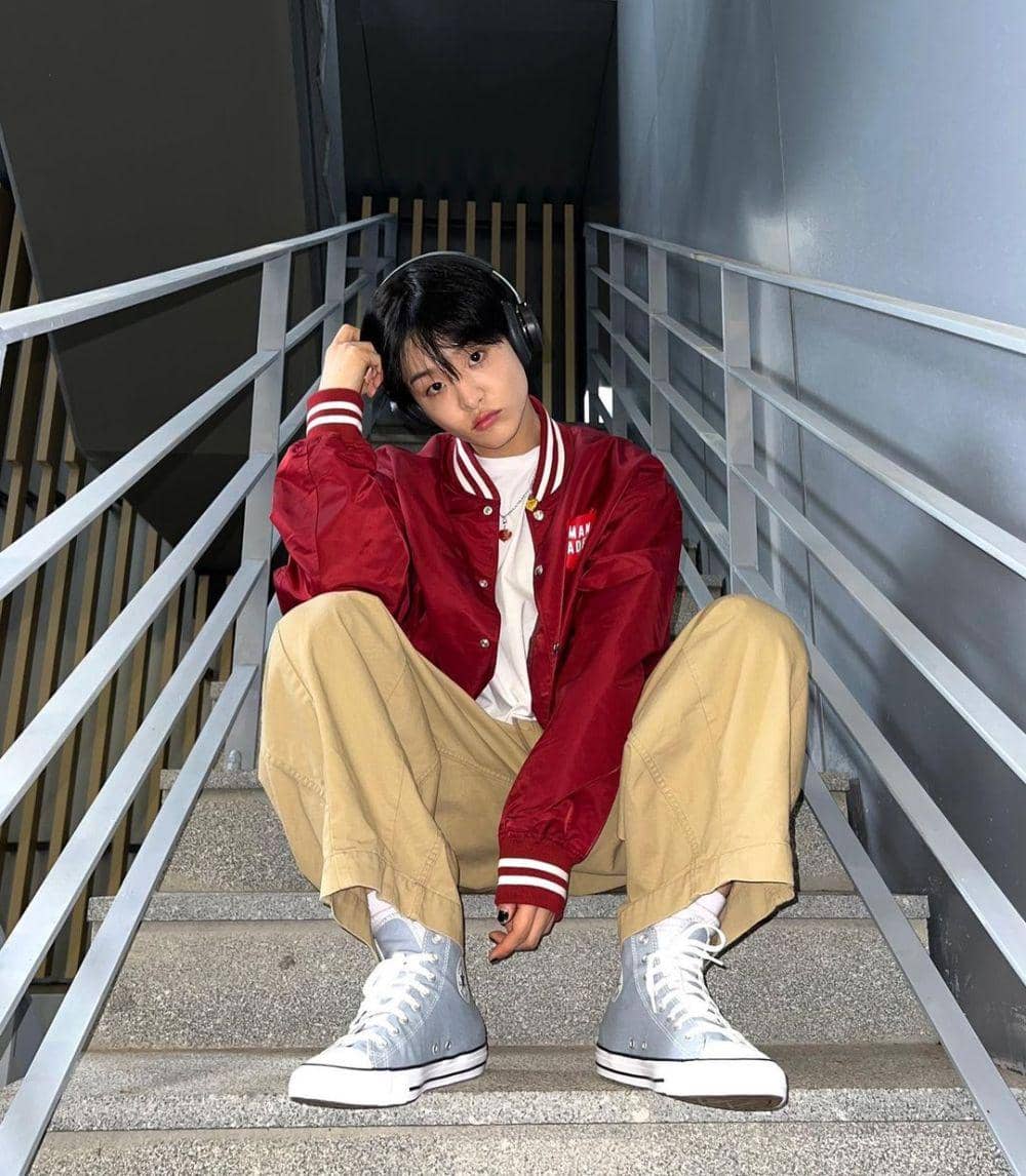outfit cerah ala Jihoon TREASURE (instagram.com/yg_treasure_official)