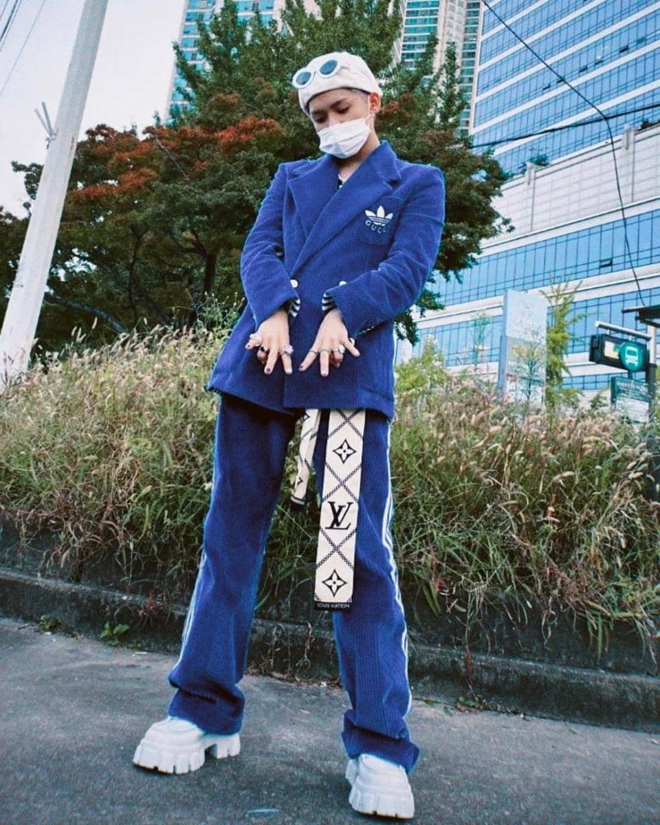 outfit cerah ala Choihyunsuk TREASURE (instagram.com/yg_treasure_official)