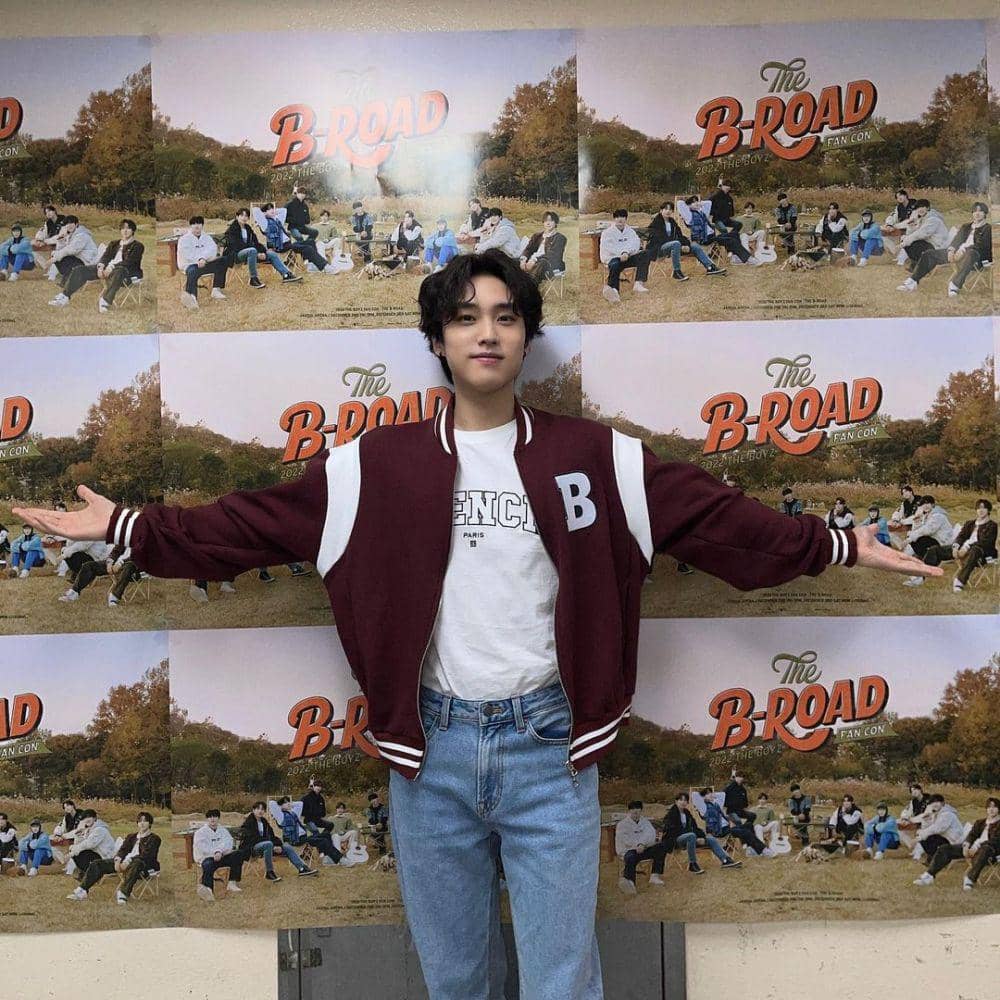 jaket varsity ala Jacob THE BOYZ (instagram.com/official_theboyz)