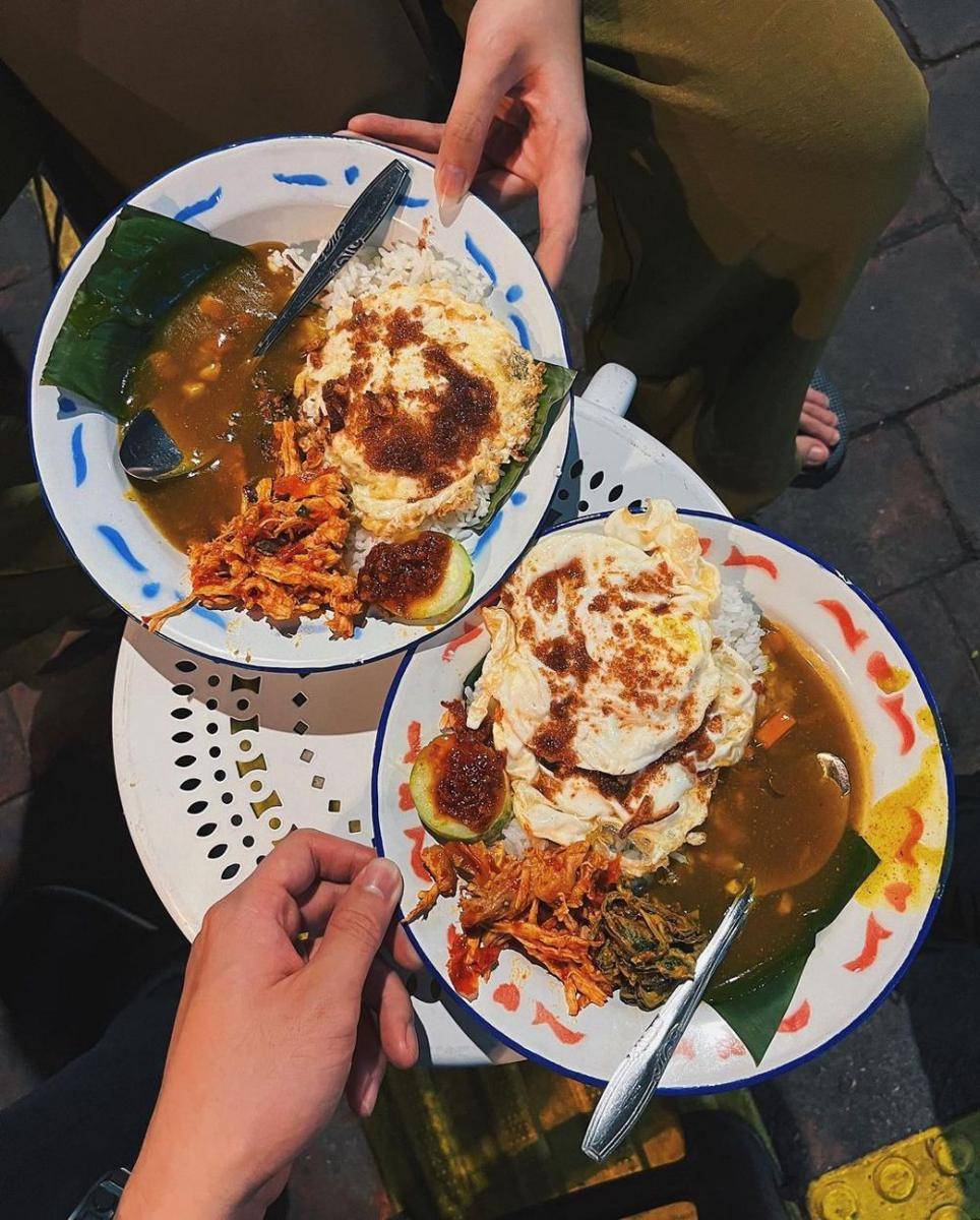 Warung Nasih (instagram.com/foodishtinct)