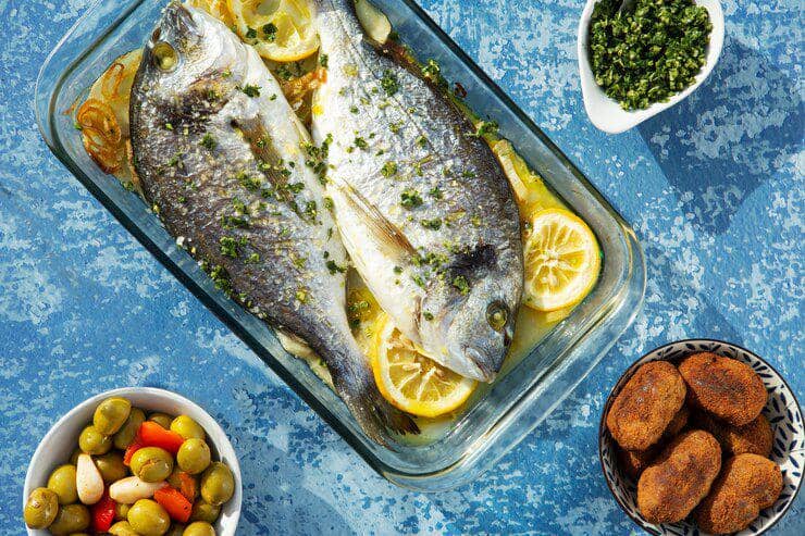 ilustrasi merendam ikan di dalam larutan asam (freepik.com/freepik)