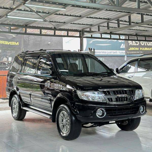 ilustrasi Isuzu Panther (instagram.com/orlandoauto_car)