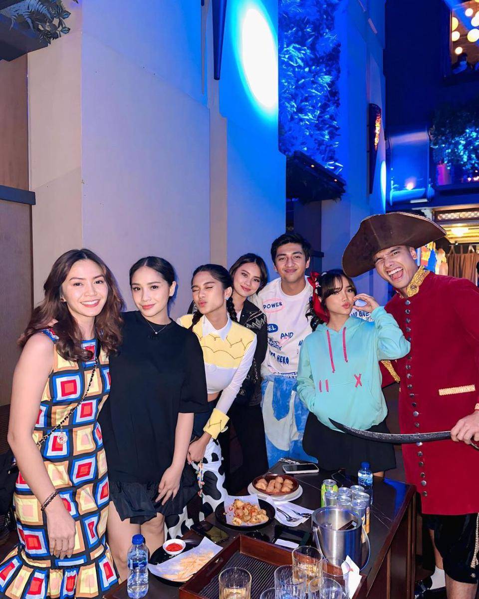 potret Fuji Utami di ulang tahun Azizah Salsha (instagram.com/fuji_an)