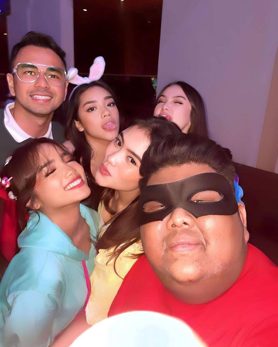 potret Fuji Utami di ulang tahun Azizah Salsha (instagram.com/fuji_an)