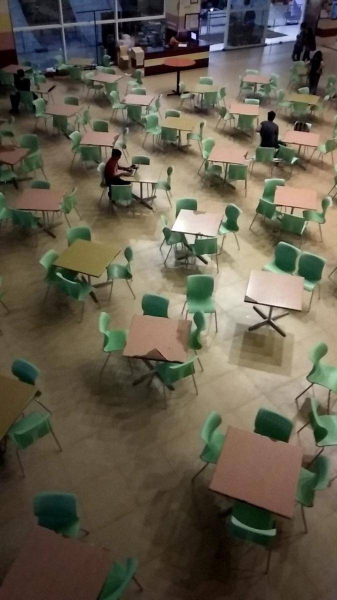 potret momen unik saat di kantin (reddit.com/user/thespacewalker619)