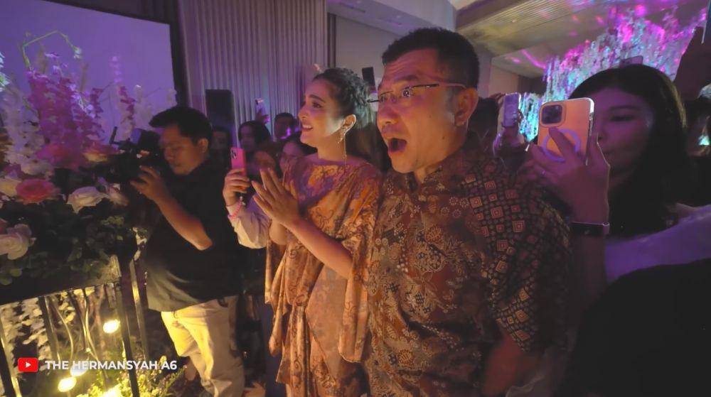 Arsy nyanyi di pernikahan (YouTube.com/The Hermansyah A6)