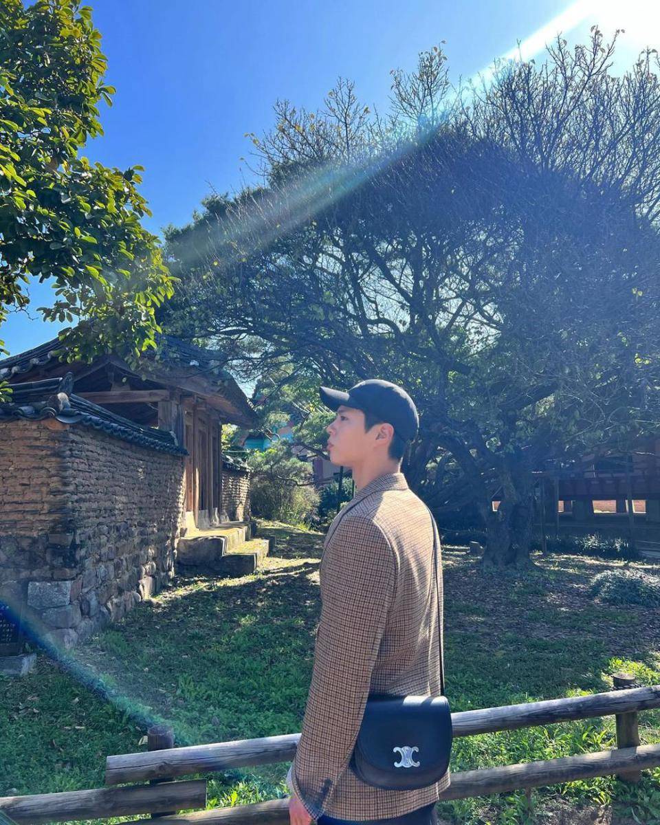 momen seru liburan Park Bo Gum di Andong (instagram.com/bogummy)