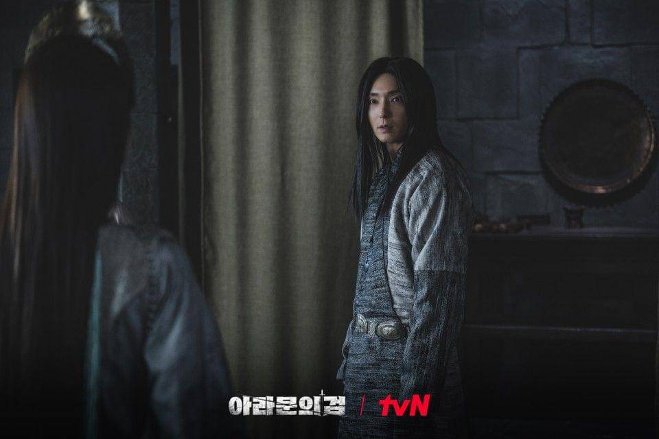 cuplikan Lee Joon Gi di drakor Arthdal Chronicles: The Sword of Aramun (dok. tvN/Arthdal Chronicles: The Sword of Aramun)