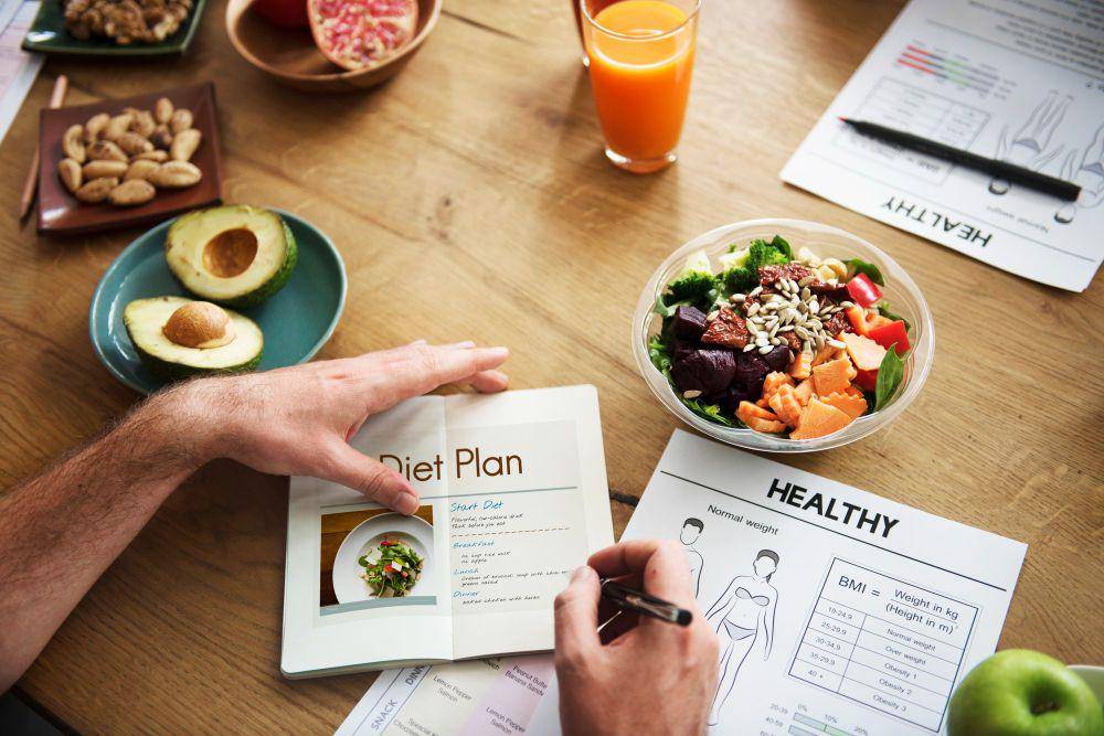 ilustrasi merencanakan diet (freepik.com/rawpixel.com)