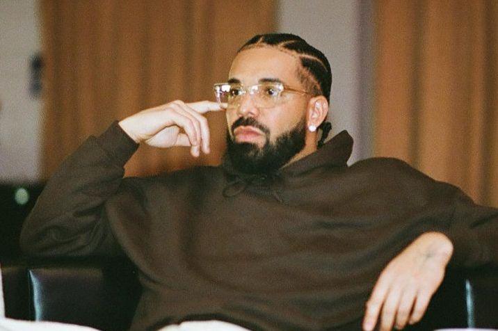 7 Momen Drake Tawarkan Bantuan Biaya Pengobatan Fans, Baik Banget!