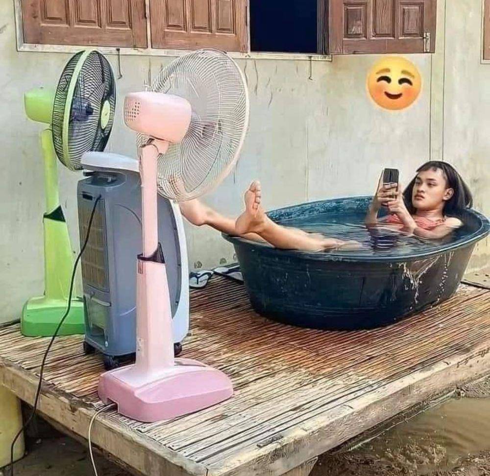 momen cuaca panas (instagram.com/memecomic.id)