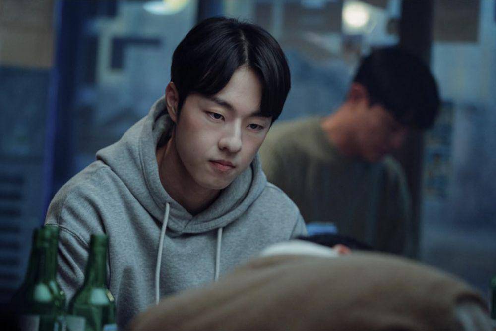 cuplikan Kim Dong Hwi di drakor The Deal (instagram.com/dal_photo_)