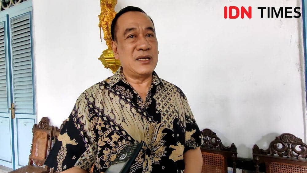 Ketua Eksekutif Lembaga Dewan Adat (LDA) Keraton Kasunanan Surakarta, Kanjeng Pangeran (KP) Eddy Wirabhumi. (IDN Times/Larasati Rey)