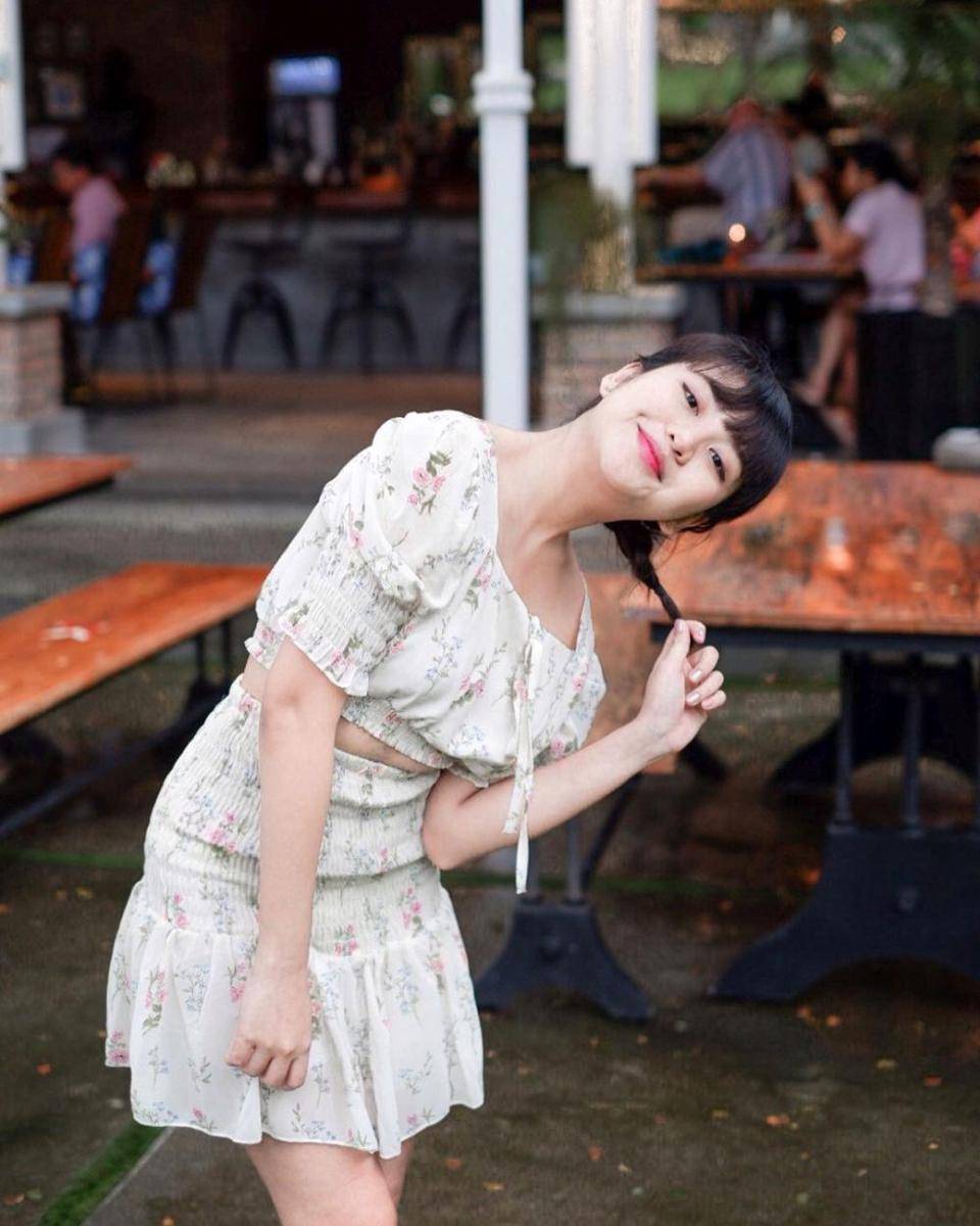 ide outfit one set ala Ghea Indrawari (instagram.com/gheaindrawari)