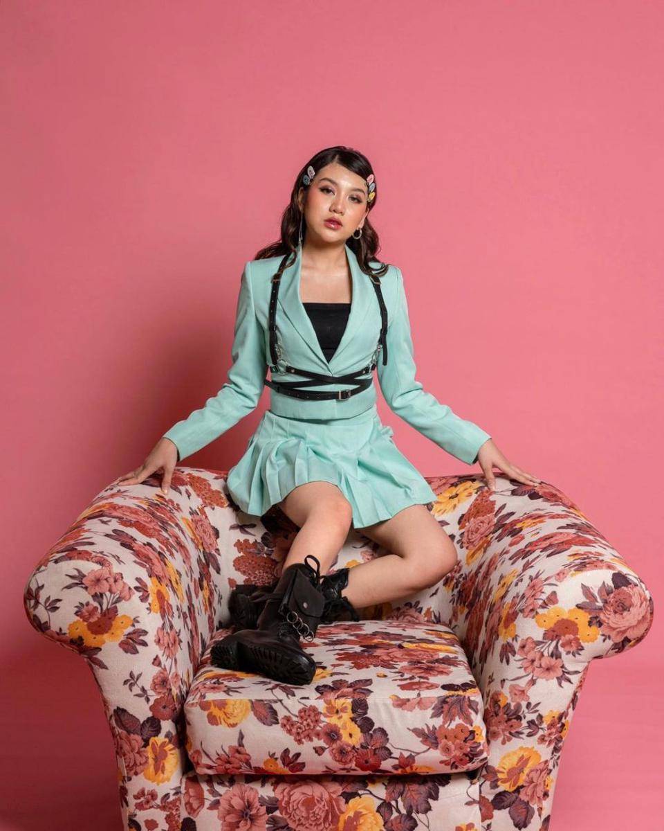 ide outfit one set ala Ghea Indrawari (instagram.com/gheaindrawari)
