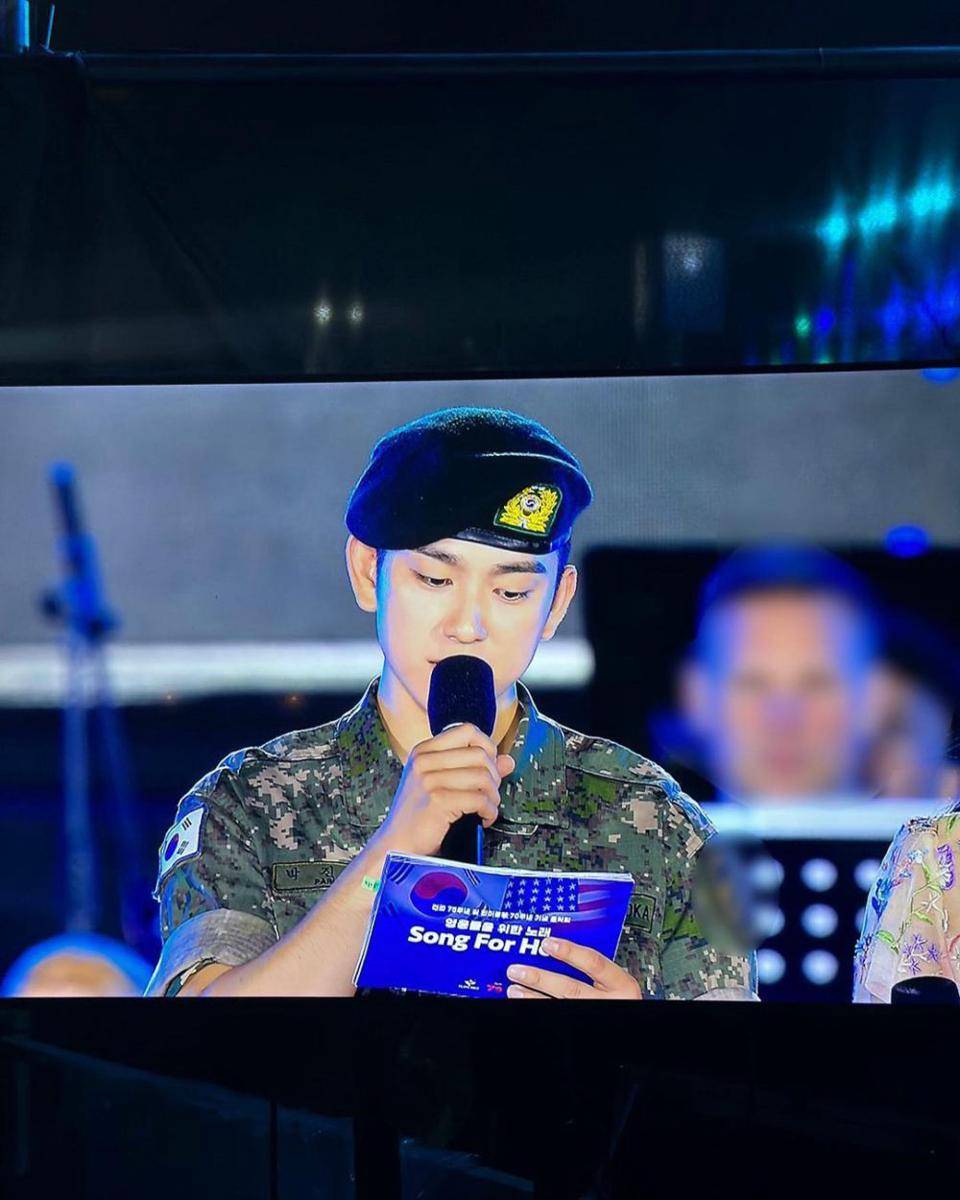 Park Jin Young (instagram.com/jinyoung_0922jy)
