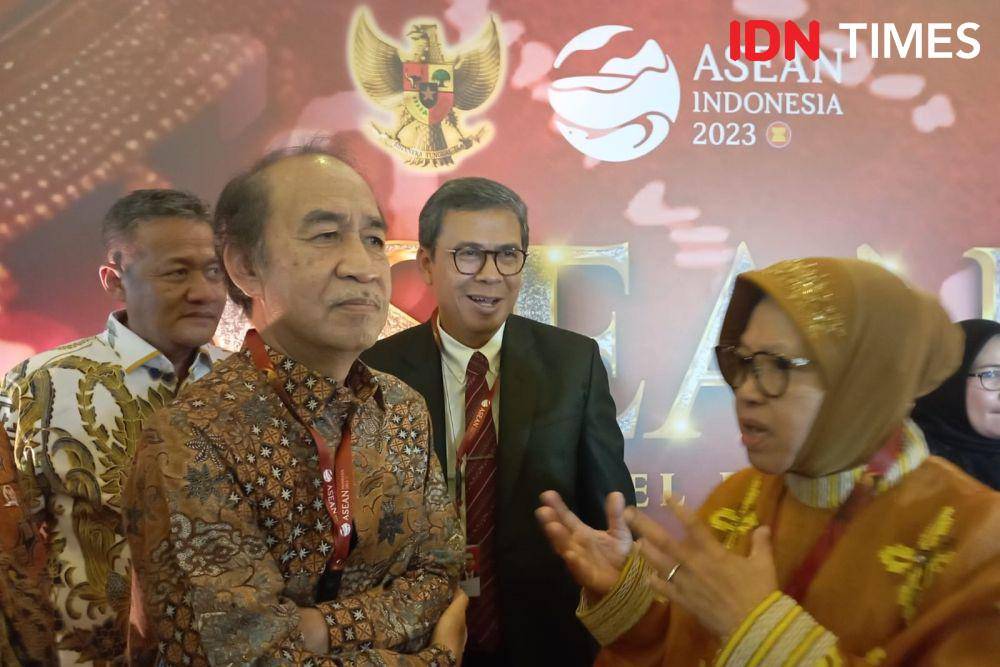 Menteri Tri Rismaharini dalam Forum Tingkat Tinggi ASEAN untuk Disabilitas di Makassar, Selasa (10/10/2023). (IDN Times/Dini Suciatiningrum)