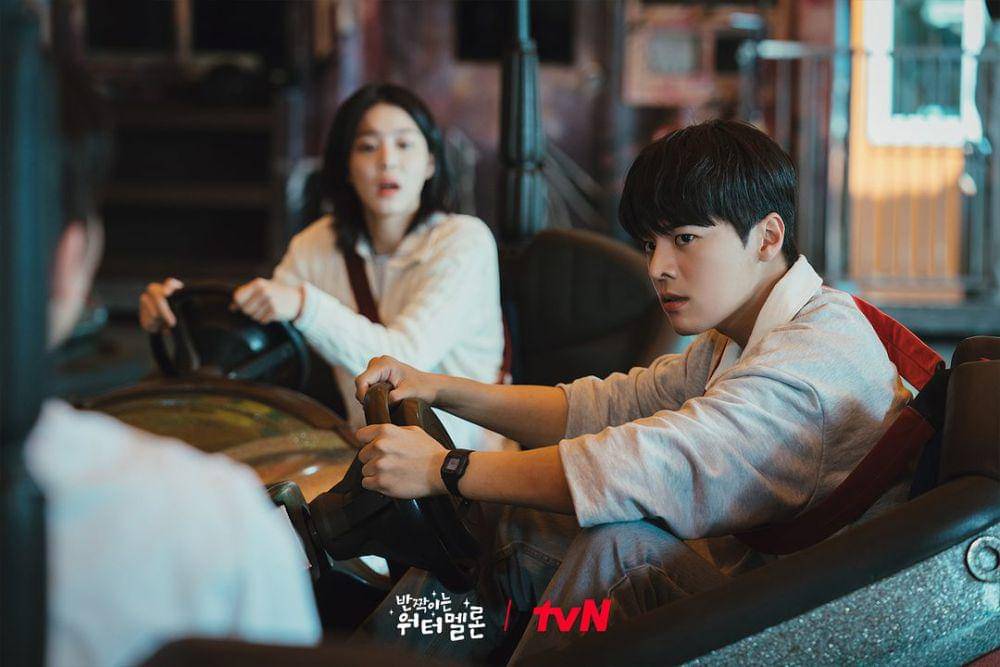 Still cut drama Twinkling Watermelon (instagram.com/tvn_drama)