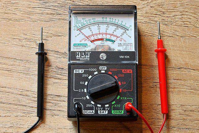 ilustrasi Multimeter (commons.wikimedia.org/Islander61)