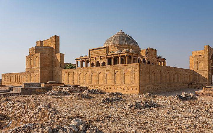 Makli Necropolis (commons.wikimedia.org/A. Savin)
