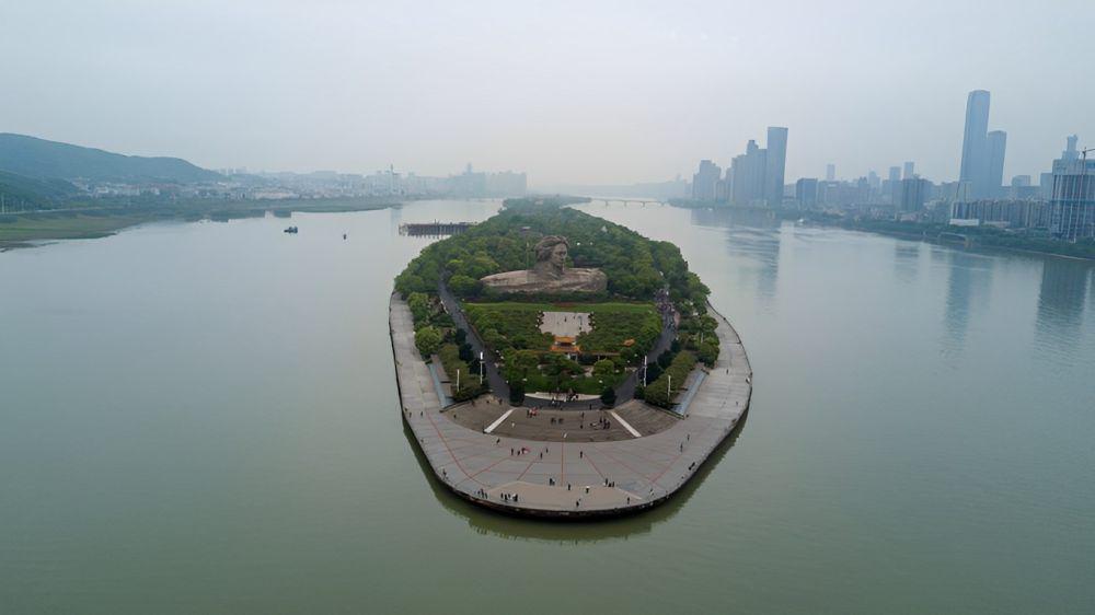 11 Pesona Unik Orange Island Cina, Wisata Pulau di Tengah Sungai