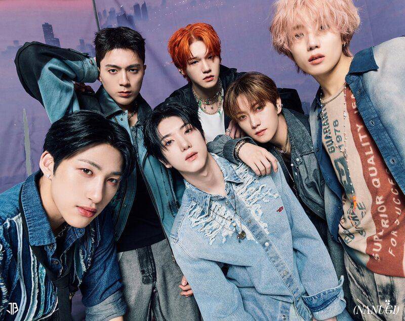 konsep foto album ÷ (NANUGI) dari JUST B (twitter.com/JUSTB_Official)