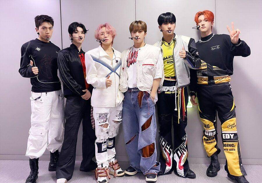 JUST B (twitter.com/JUSTB_Official)