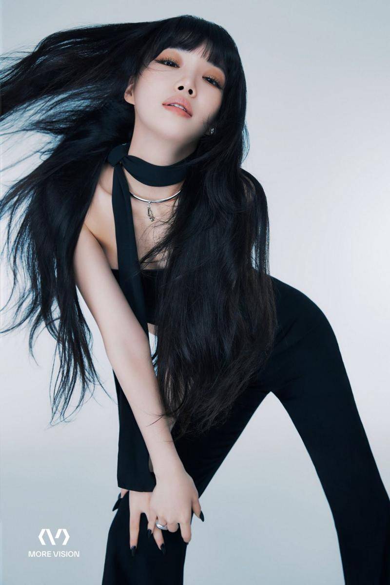 potret terbaru Chungha setelah teken kontrak dengan More Vision (twitter.com/MOREVISIONKR)