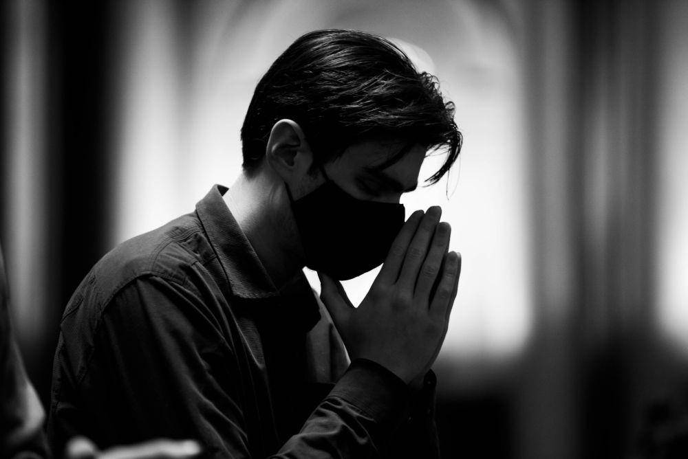 ilustrasi berdoa (unsplash.com/Gianna Bonello)