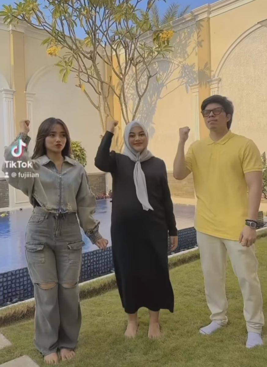 Fuji dan Aurel Atta (instagram.com/fuji_an)