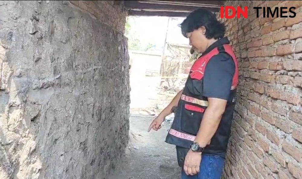 TKP Pembunuhan S oleh H di gudang rongsok. (IDN Times/Rohmah Mustaurida)