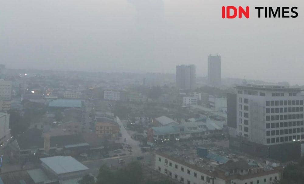 Kabut asap di Kota Batam (IDN Times / Putra Gema Pamungkas)