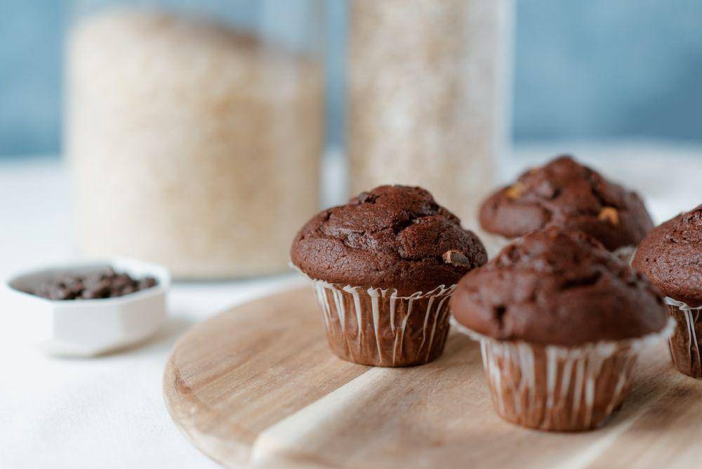 muffin cokelat (pexels.com/Anete Lusina)