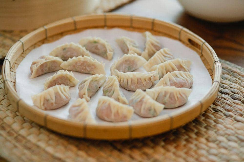 gyoza mentah (pexels.com/Angela Roma)