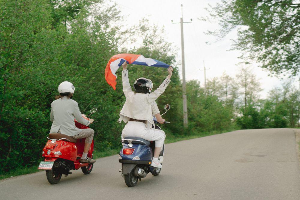6 Tips Aman Berkendara Jarak Jauh Menggunakan Motor Matik