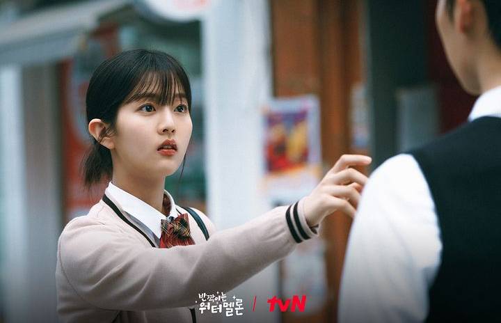 Shin Eun Soo sebagai Yoon Cheong Ah di drakor Twinkling Watermelon (instagram.com/tvn_drama)
