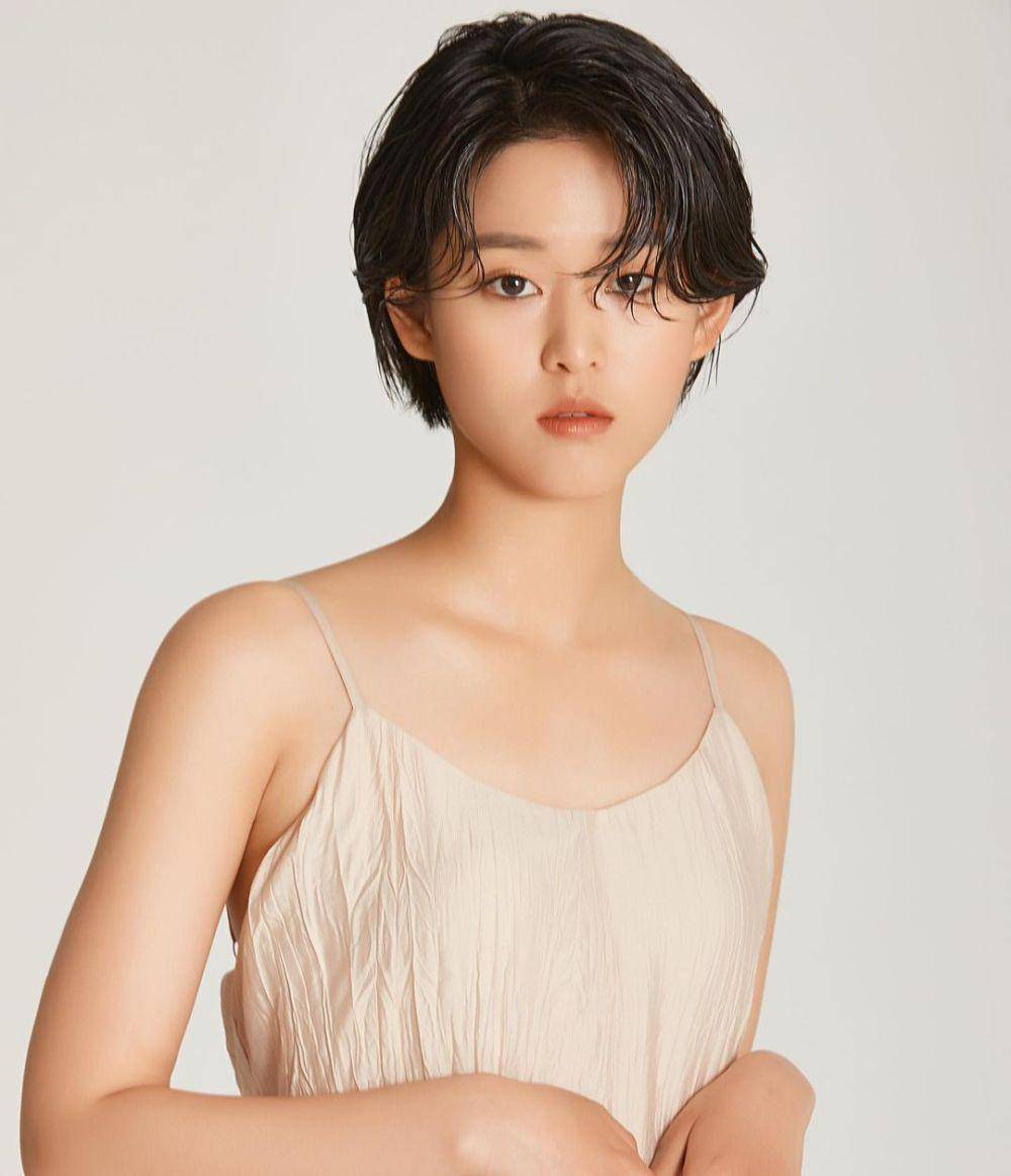 Potret Lee Yeon (instagram.com/h.a.y.eon)